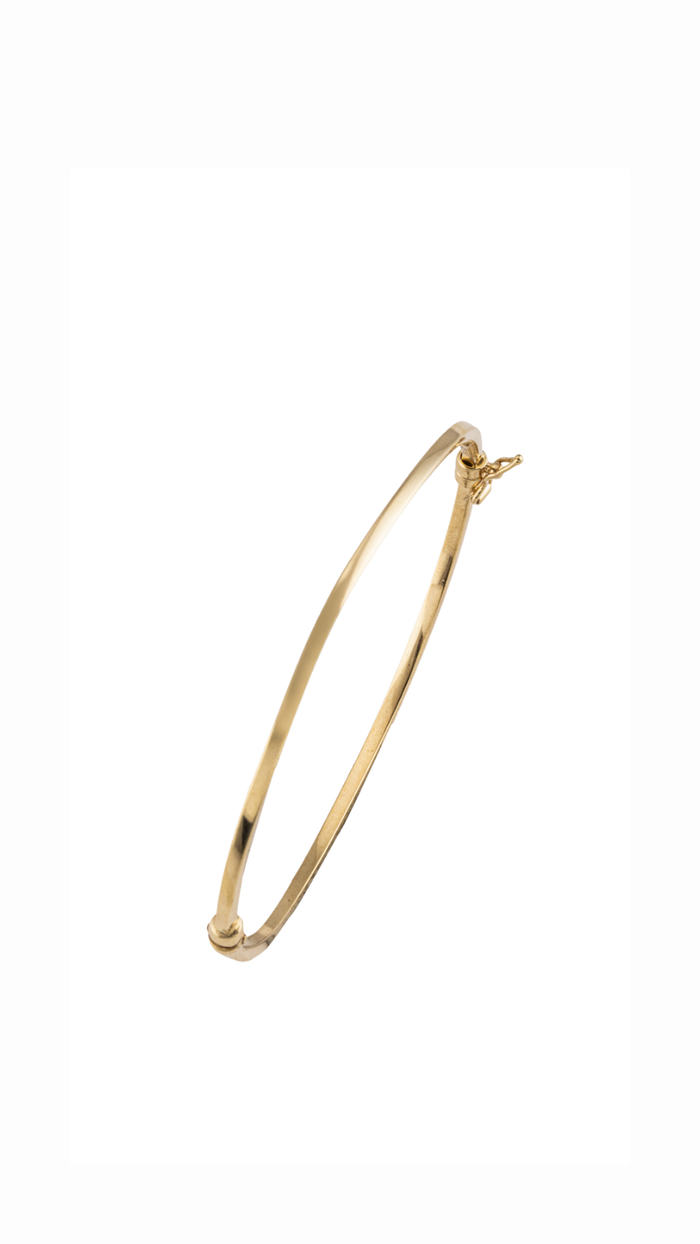 Sleek Gold Bangle