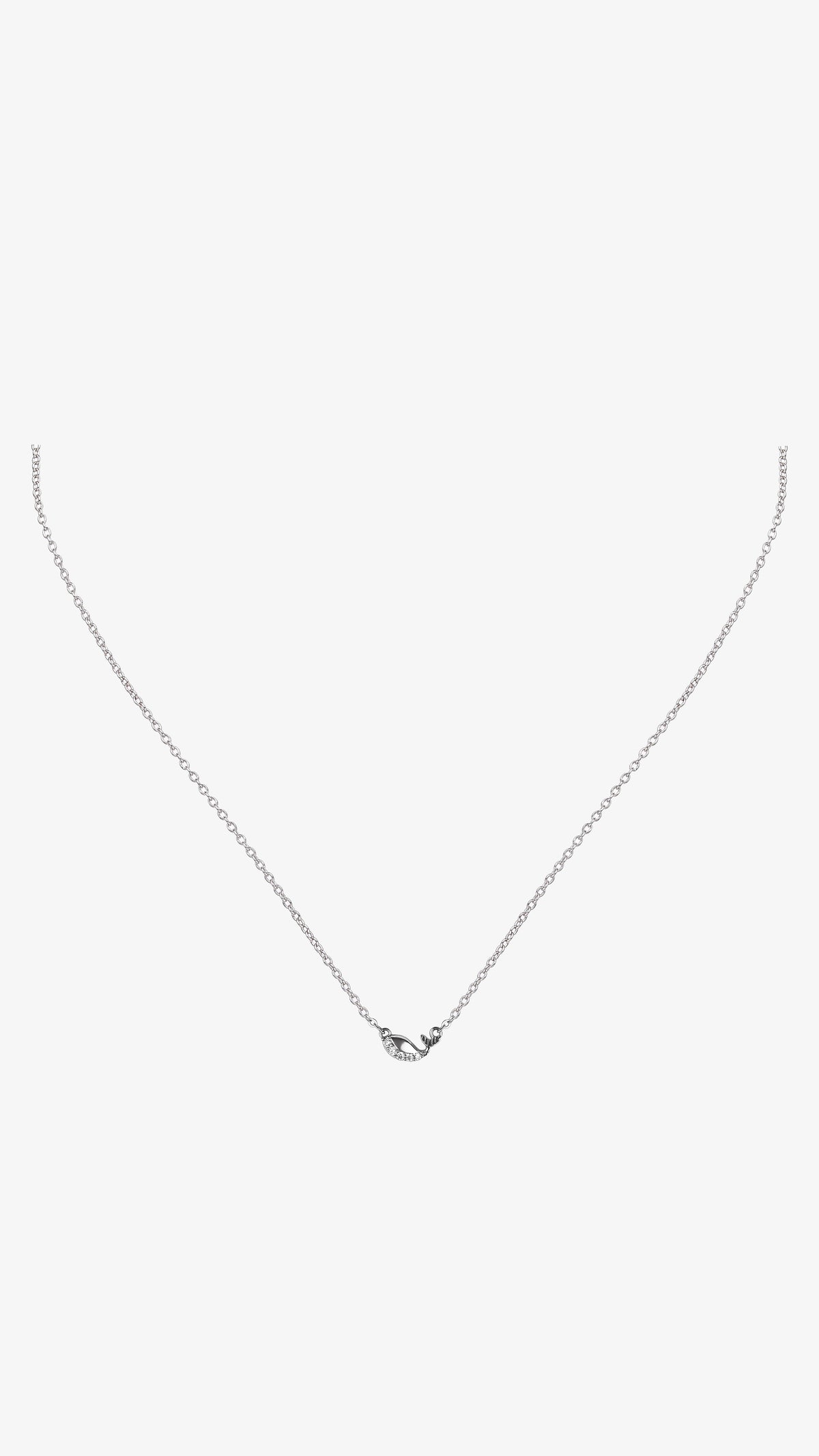 Lightweight silver pendant with chain crafted in 925 silver.