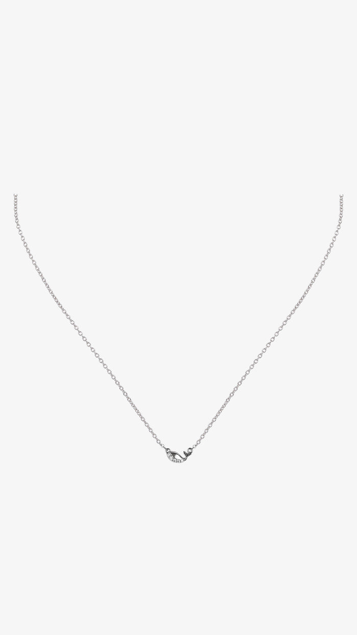 Lightweight silver pendant with chain crafted in 925 silver.
