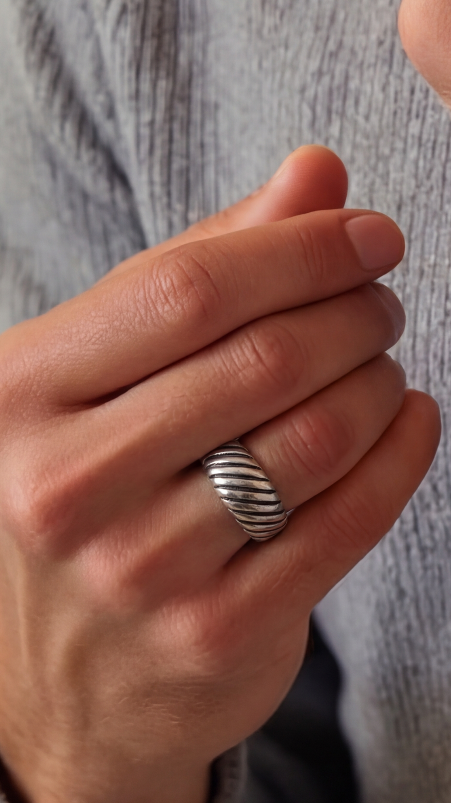 AJB Silver Arte Oxidized Ribbed Silver Finger Ring
