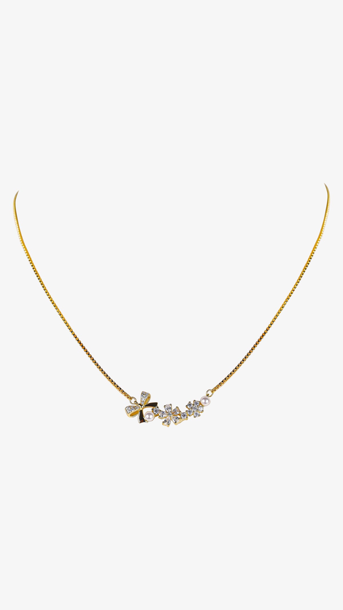 Modern designer pendant chain in 925 silver for special occasions.